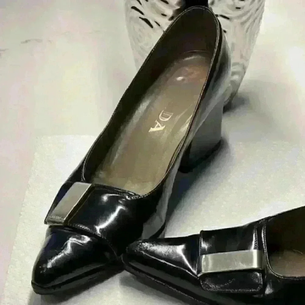 PRADA Black Leather Shoes with Point Toes and Chunky Heel - Picture 8 of 14